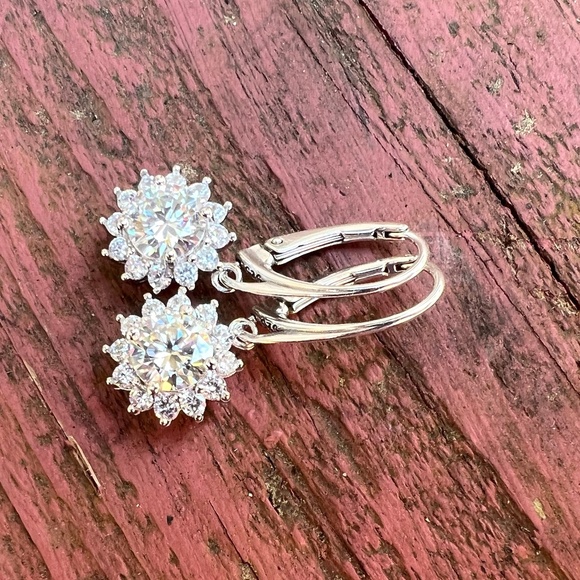 Halo Design Moissanite Earrings Sterling Silver 925 , GH VVS, Nickel Free - Picture 1 of 9